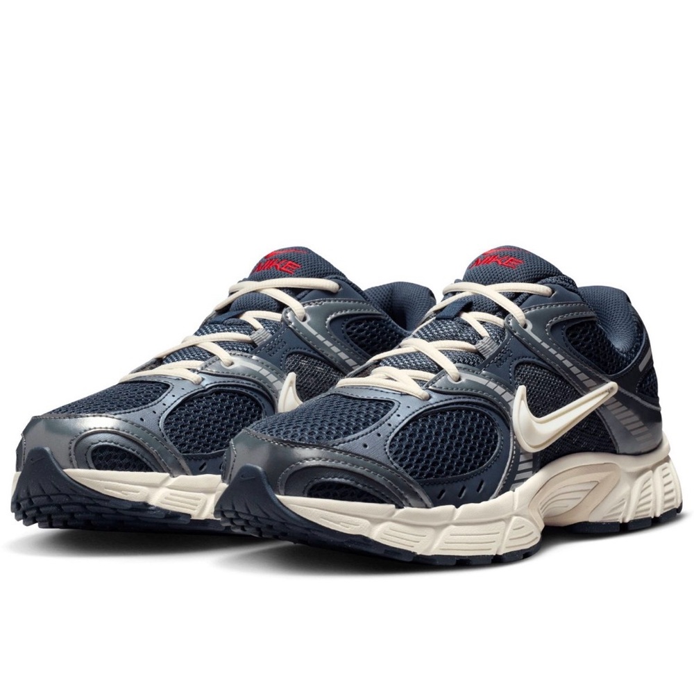 Nike Men's V5 RNR NWOT